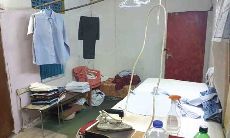 അ​ന​ധി​കൃ​ത അ​ല​ക്കു​ശാ​ല​യി​ൽ ന​ഗ​ര​സ​ഭ റെ​യ്​​ഡ്​