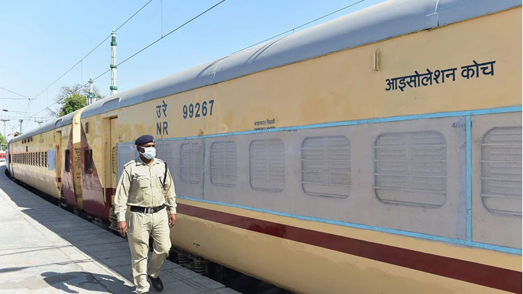 മുംബൈയിലേക്കും ഡൽഹിയിലേക്കും സ്പെഷൽ ട്രെയിനുകൾ തിങ്കളാഴ്ച മുതൽ മുംബൈയിലേക്കും ഡൽഹിയിലേക്കും സ്പെഷൽ ട്രെയിനുകൾ തിങ്കളാഴ്ച മുതൽ