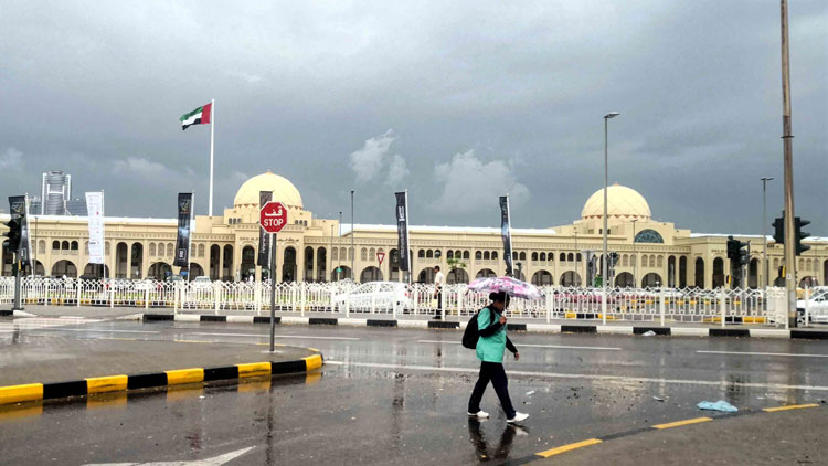 യു.എ.ഇയിൽ വ്യാപക മഴ യു.എ.ഇയിൽ വ്യാപക മഴ