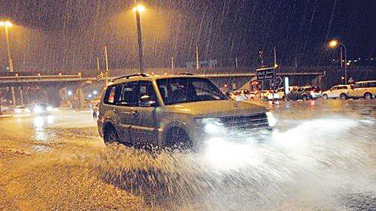 ക്ലൗ​ഡ്​ സീ​ഡി​ങ്​: ഒ​മാ​നി​ൽ ല​ഭി​ക്കു​ന്ന മ​ഴ​യു​ടെ അ​ള​വ്​ വ​ർ​ധി​ച്ചു