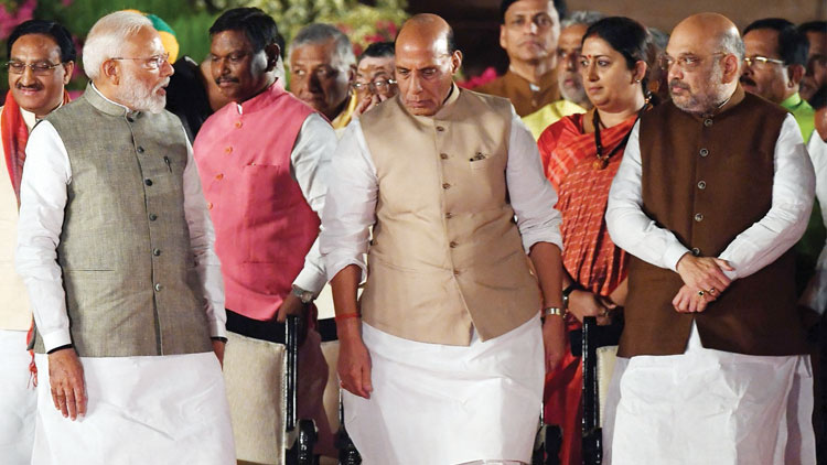 രാജ്​നാഥ് രാജിക്കൊരുങ്ങി; ആർ.എസ്​.എസ്​ ഇടപെട്ടു