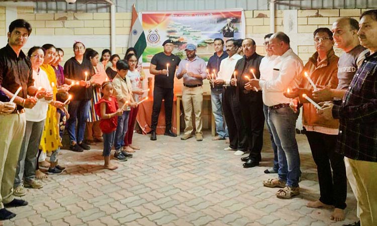 വീ​ര​മൃ​ത്യു വ​രി​ച്ച ധീ​ര ജ​വാ​ന്മാ​ര്‍ക്ക് പ്ര​ണാ​മ​മ​ര്‍പ്പി​ച്ച് റാ​സ​ല്‍ഖൈ​മ