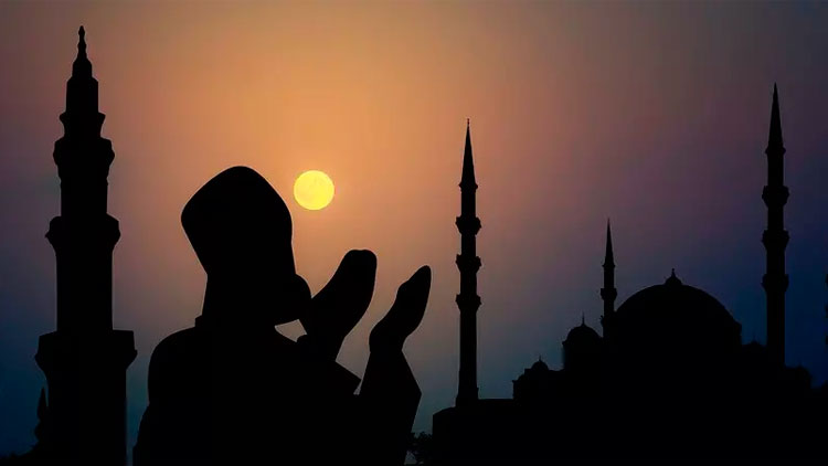 പുണ്യമാസത്തെ വരവേൽക്കാൻ നാടൊരുങ്ങി