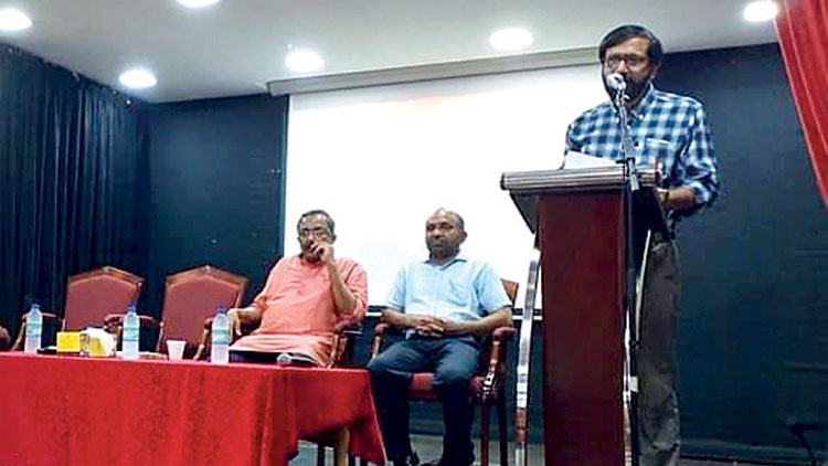 ക​ള്ള​മു​ണ്ടാ​കു​ന്ന​ത്​ അ​പ​ര​വി​ദ്വേ​ഷ വി​കാ​ര​ത്തി​ൽ​നി​ന്ന്​  -കെ.​പി. രാ​മ​നു​ണ്ണി