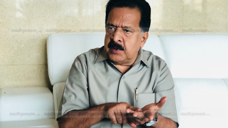 മാധ്യമപ്രവർത്തകരെ അടിച്ചമർത്തുന്നത് നോക്കിനിൽക്കില്ല -ചെന്നിത്തല