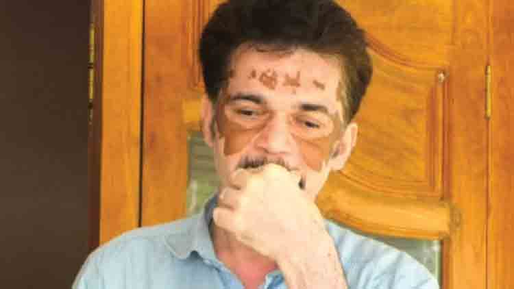 വീട്ടില്‍ സൂക്ഷിച്ച വന്‍ മദ്യശേഖരവും പാന്‍ ഉല്‍പന്നങ്ങളും പിടികൂടി