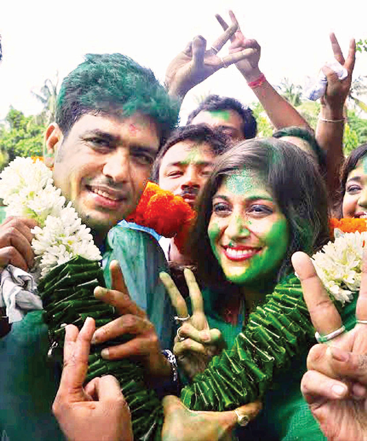 രാഷ്ട്രീയക്കളിയില്‍ 2–4