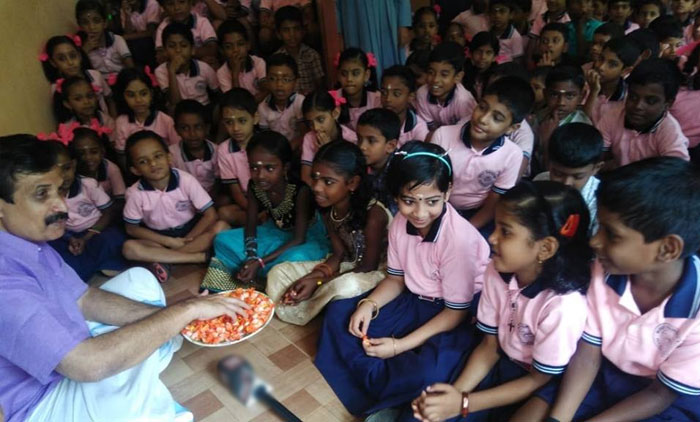 പ്രളയത്തിൽ നശിച്ച പാഠപുസ്തകങ്ങൾ സൗജന്യമായി നൽകും പ്രളയത്തിൽ നശിച്ച പാഠപുസ്തകങ്ങൾ സൗജന്യമായി നൽകും