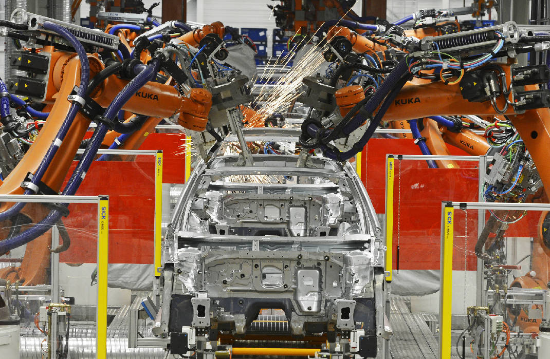 റൊബോട്ട് വീണ്ടും മനുഷ്യനെ ‘കൊന്നു’