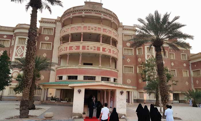 ബത്​ഹയിലെ ചുവന്ന കൊട്ടാരം സന്ദർശിക്കാൻ അവസരം