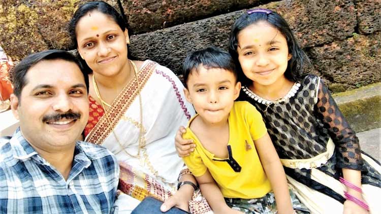 ‘അമ്മ നഴ്​സു’മാർ കോവിഡ്​ വാർഡിൽ; കുരുന്നുകൾക്കിത്​ വിരഹകാലം