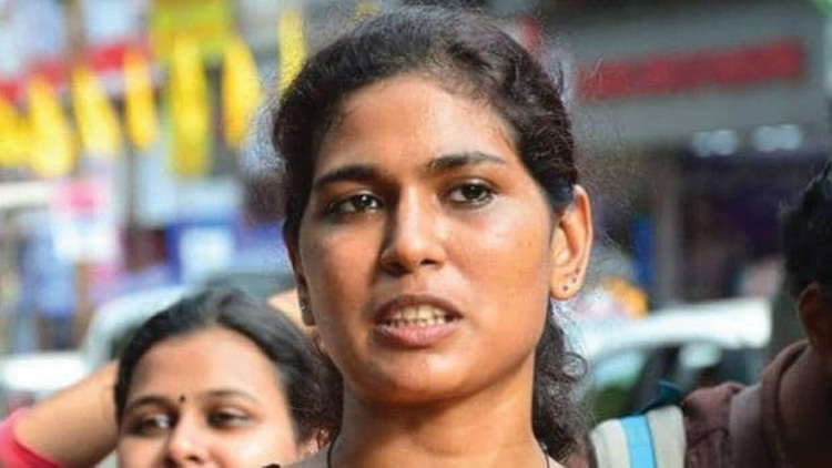 രഹന ഫാത്തിമയെ ബി.എസ്.എൻ.എൽ പിരിച്ചുവിട്ടു 