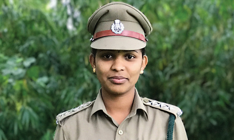 കാടിന്‍റെ കാവലാളായി രമ്യ; റേഞ്ചർ പദവിയിലെത്തുന്ന ആദ്യ ആദിവാസി വനിത