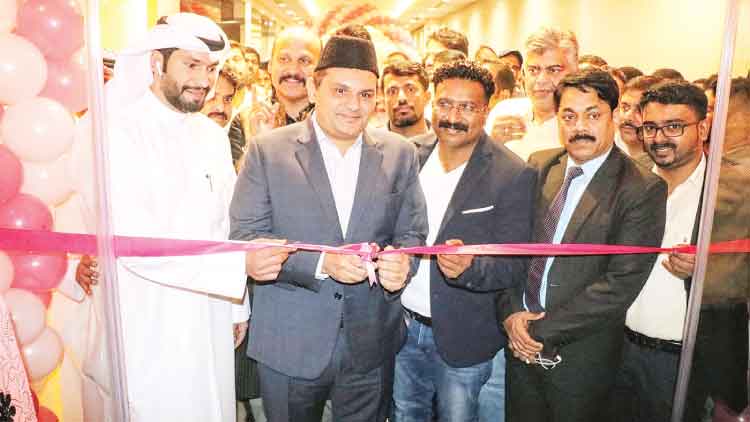 പാ​ൻ ഇ​ന്ത്യ​ൻ രു​ചി​മേ​ള​വു​​മാ​യി ബോ​ളി​വു​ഡ്​ ലൈ​ഫ്​ റ​സ്​​റ്റാ​റ​ൻ​റ്​ തു​റ​ന്നു