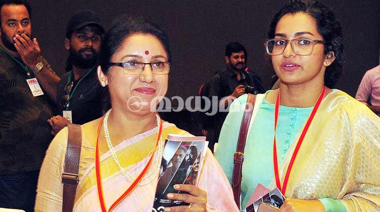 revathy-and-parvathy