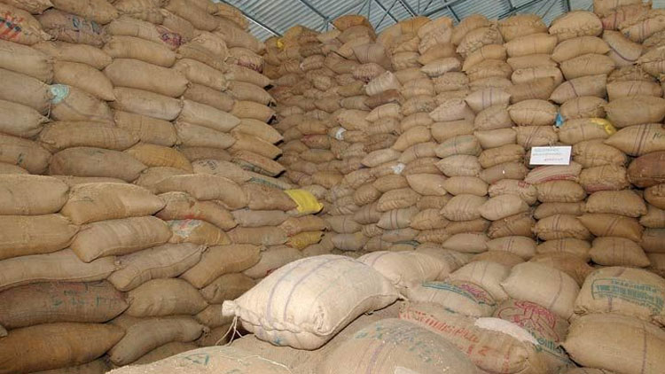 കെട്ടിക്കിടക്കുന്നത് ലക്ഷത്തിലധികം മെട്രിക് ടൺ അരി