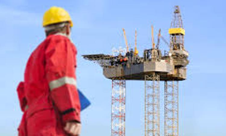 എ​ൻ​ജി​നീ​യ​റി​ങ്​ ബി​രു​ദ​ധാ​രി​ക​ളാ​യ  മു​ഴു​വ​ൻ സ്വ​ദേ​ശി​ക​ളെ​യും നി​യ​മി​ക്കാ​നാ​വി​ല്ല