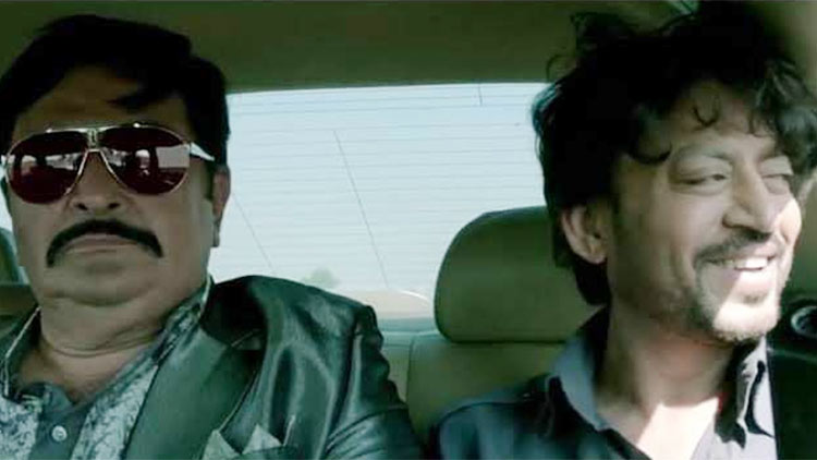 rishi-kapoor-and-irfan-khan-movie-scene.jpg