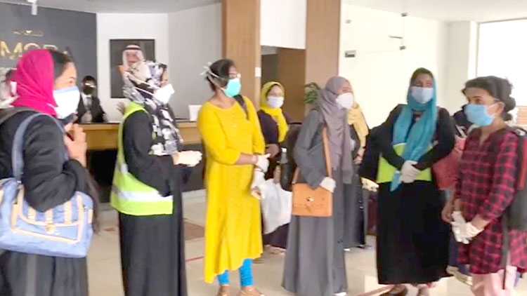 കണക്ഷൻ വിമാനങ്ങൾ കിട്ടിയില്ല; റിയാദിലെത്തിയ മലയാളി നഴ്​സുമാർക്ക്​ കെ.എം.സി.സി തുണയായി