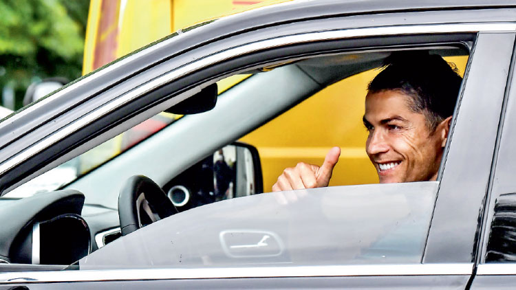 ക്വാറൻറീൻ കഴിഞ്ഞു; ക്രിസ്റ്റ്യാനോ കളത്തിലിറങ്ങി ക്വാറൻറീൻ കഴിഞ്ഞു; ക്രിസ്റ്റ്യാനോ കളത്തിലിറങ്ങി