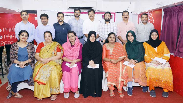 ‘ഗ​ൾ​ഫ് മാ​ധ്യ​മം’ രു​ചി മ​ത്സ​രം വി​ജ​യി​ക​ൾ​ക്ക്​ സ​മ്മാ​നം വി​ത​ര​ണം ചെ​യ്​​തു