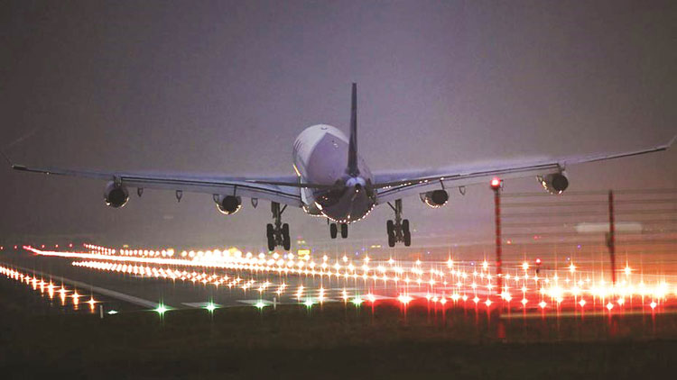 പ​ശ്ചി​മേ​ഷ്യ​ൻ സം​ഘ​ർ​ഷം: വി​മാ​ന ക​മ്പ​നി​ക​ൾ വ​ൻ ന​ഷ്​​ടം  നേ​രി​ടു​ന്ന​താ​യി റി​പ്പോ​ർ​ട്ട്​