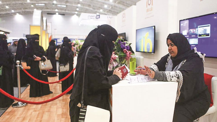 സൗദിയിൽ വി​നോ​ദ​സ​ഞ്ചാ​ര രം​ഗ​ത്ത്​  സ്​​ത്രീ ജീ​വ​ന​ക്കാ​രു​ടെ എ​ണ്ണം കൂ​ടി