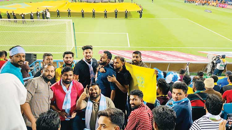 ​‘മെ​സ്യേ നി​ല​മ്പൂ​ർ​ന്നാ​ടാ... മെ​സ്യേ എ​ട​ക്ക​ര​ന്നാ​ടാ...’​ ക​ളി​ക​ഴി​ഞ്ഞി​ട്ടും അ​വ​സാ​നി​ക്കുന്നേയില്ല മ​ല്ലു ആ​ര​വ​ങ്ങ​ൾ