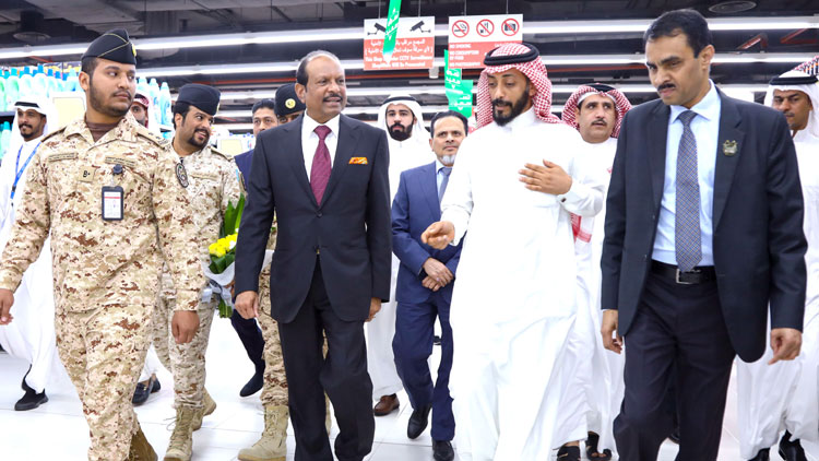 നാഷനൽ ഗാർഡ്​ ദമ്മാം കാമ്പസിൽ ‘ലുലു എക്​സ്​പ്രസ്​ ഫ്രഷ്​’ ആരംഭിച്ചു