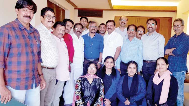 മ​ല​യാ​ളം മി​ഷ​ൻ പ്ര​വ​ർത്ത​ന​ങ്ങ​ൾ സൗ​ദി​യി​ൽ  സ​ജീ​വ​മാ​ക്കും –മ​ന്ത്രി എ.​കെ. ബാ​ല​ൻ