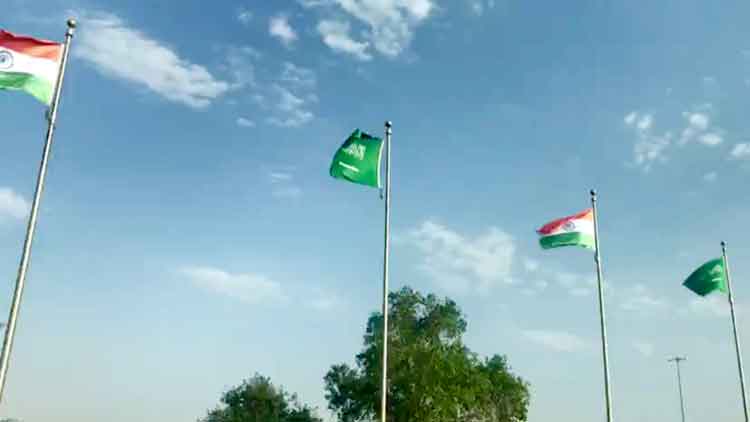 നി​ക്ഷേ​പ​ക സ​മ്മേ​ള​ന​ത്തി​ൽ  ലു​ലു ഗ്രൂ​പ്പും റി​ല​യ​ന്‍സും