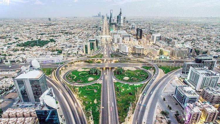 മ​ധ്യ​പൗ​ര​സ്​​ത്യ​മേ​ഖ​ല​യി​ലെ ഗ​താ​ഗ​ത കേ​ന്ദ്ര​മാ​കാ​ൻ റി​യാ​ദ്​: എല്ലാ റോ​ഡു​ക​ളും വി​ക​സി​പ്പി​ക്കാ​നും  ബ​ന്ധി​പ്പി​ക്കാ​നും ഉ​ത്ത​ര​വ്​