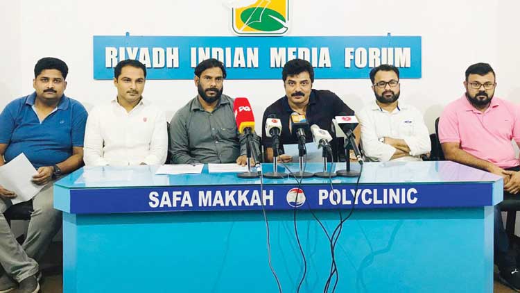 സം​ഗീ​ത രം​ഗ​ത്ത്​ ലോ​ബി​യി​ങ്ങും മ​ത്സ​ര​വും​ ശ​ക്തം;  പി​ടി​ച്ചു​നി​ൽ​ക്കാ​ൻ പ്ര​യാ​സം–ഗാ​യ​ക​ൻ അ​ൻ​സാ​ർ