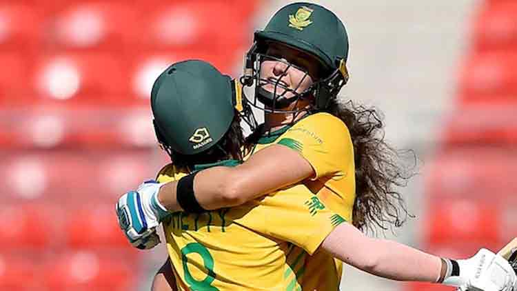 വ​നി​ത ട്വ​ൻ​റി20 ലോ​ക​ക​പ്പ്​​: ദ​ക്ഷി​ണാ​ഫ്രി​ക്ക​യും ഇം​ഗ്ല​ണ്ടും ​െസ​മി​യി​ൽ