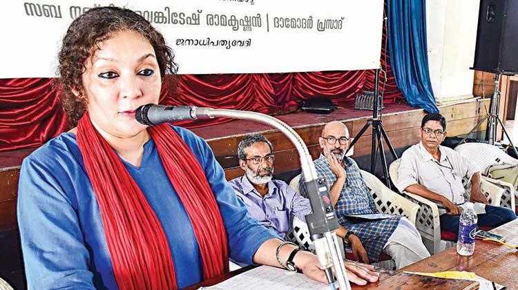 സൗജന്യ മൊബൈൽ ഡാറ്റക്ക്​ പിറകിൽ ബി.ജെ.പിയുടെ ആശയപ്രചാരണ തന്ത്രം -സബ നഖ്​വി