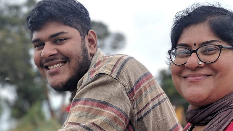 അലൻ മാവോയിസത്തിലേക്ക് ആകർഷിച്ച ഒരു എസ്.എഫ്.ഐക്കാരനെ കാണിക്കാമോ? -സബിത