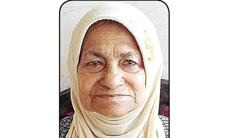 ആ​യി​ര​ങ്ങ​ൾ​ക്ക്​ ആ​ത്മീ​യ​വെ​ളി​ച്ചം  പ​ക​ർ​ന്ന് സൈ​ന​ബ ഉ​മ്മ