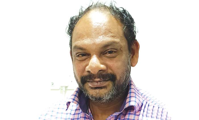 ഇല്ലാത്ത പാസ്​പോർട്ട്​ സറണ്ടർ ചെയ്യണമെന്ന്​ എംബസി;  വഴിയറിയാതെ ഷാജർ ആറ്​ കൊല്ലമായി അലയുന്നു