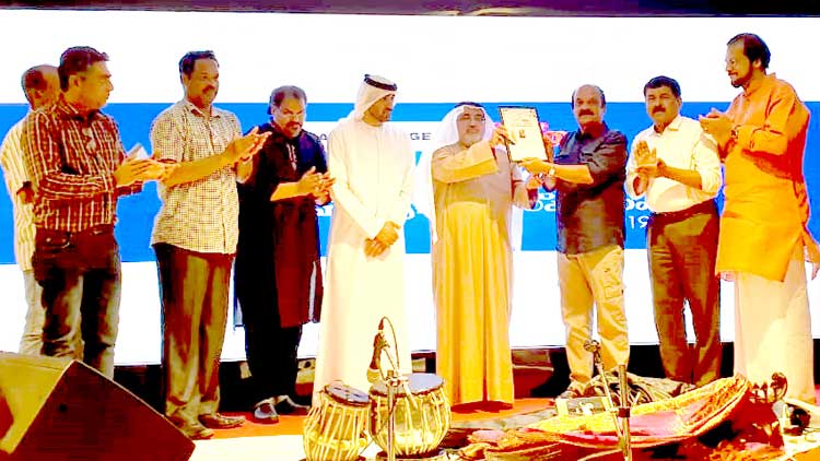 ജനാധിപത്യ കശാപ്പിൽ രാഷ്​ട്രീയക്കാരും മാധ്യമങ്ങളും കുറ്റക്കാർ –സക്കറിയ