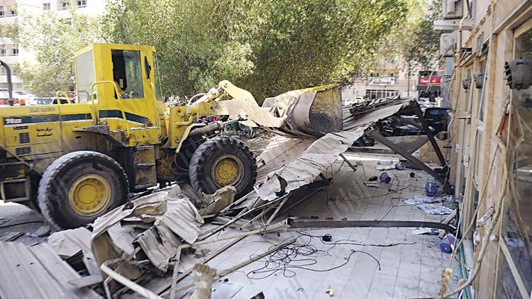 ക​ഫേ​ക​ളി​ൽ പ​രി​ശോ​ധ​ന:  സാ​ൽ​മി​യ​യി​ലെ ഒ​മ്പ​തു ക​ട​ക​ൾ പൊ​ളി​ച്ചു