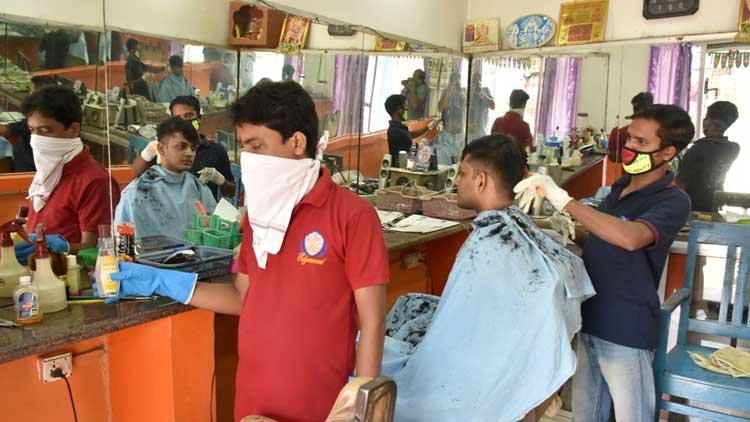 ചെന്നൈയിൽ മുടിവെട്ടാനും ഇനി ആധാർ കാർഡ്​ വേണം