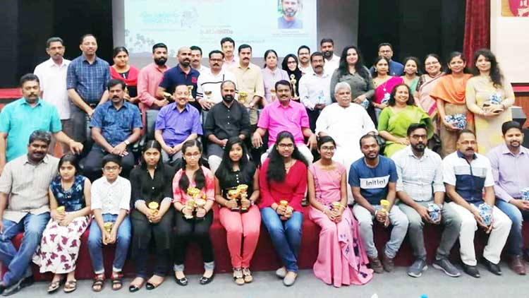 സുവർണ്ണ ജൂബിലി ആഘോഷം: മത്​സര വിജയികൾക്ക്​ സമ്മാനവിതരണം നടത്തി