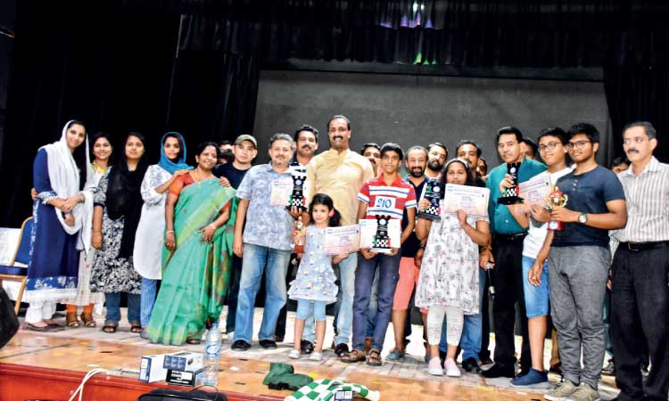 സ​മാ​ജം ചെ​സ്​ ടൂ​ർ​ണ​മെ​ൻ​റ്​: ഫ​റൂ​ഖ് റാ​ണ​യും ഹ​ര്‍ഷ വ​ര്‍ധി​നി​യും ചാ​മ്പ്യ​ന്മാ​ർ