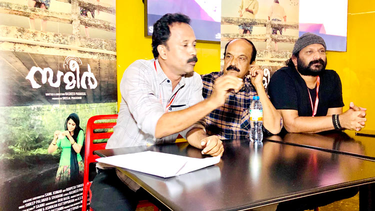 അ​ന്ന്​ ത​ക്കാ​ളി​ത്തോ​ട്ടം തൊ​ഴി​ലാ​ളി; ഇ​ന്ന്​ സി​നി​മാ സം​വി​ധാ​യ​ക​ൻ