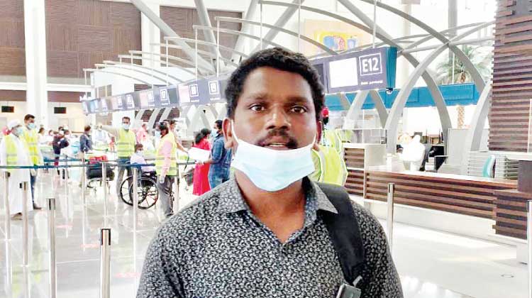 കെ.​എ​സ് ശ​ബ​രീ​നാ​ഥ​ൻ എം.​എ​ൽ.​എ​യു​ടെ ഇ​ട​പെ​ട​ൽ; സ​ന​ൽ​കു​മാ​ർ നാ​ട​ണ​ഞ്ഞു