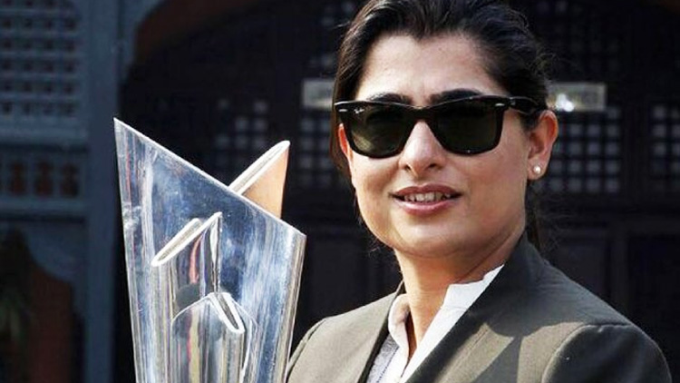 മു​ൻ പാ​ക്​ നാ​യി​ക സ​ന മി​ർ വി​ര​മി​ച്ചു