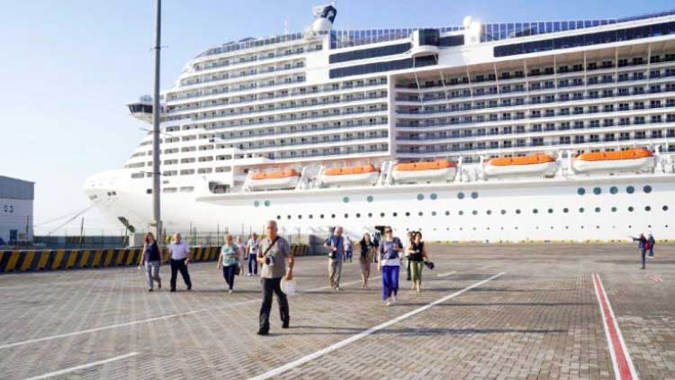 ഇൗ ​സീ​സ​ണി​ൽ പ്ര​തീ​ക്ഷി​ക്കു​ന്ന​ത്​ ഒ​രു​ല​ക്ഷം ക​പ്പ​ൽ സ​ഞ്ചാ​രി​ക​ളെ