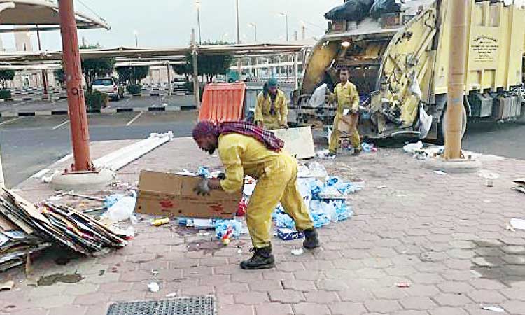 ശു​ചി​ത്വ വ​കു​പ്പ്​ കാ​പി​റ്റ​ൽ ഗ​വ​ർ​ണ​റേ​റ്റി​ൽ പ​രി​ശോ​ധ​ന ന​ട​ത്തി