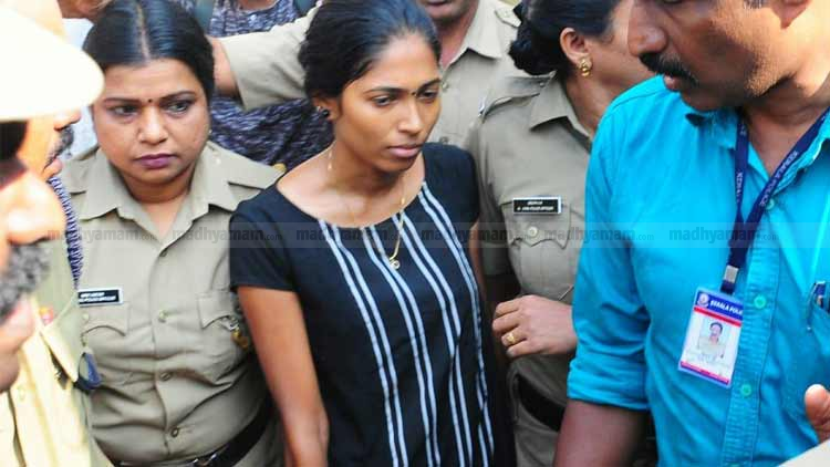 ശരണ്യ റിമാൻഡിൽ; ​തെളിവെടുപ്പിനിടെ പ്രതിഷേധവുമായി ബന്ധുക്കളും നാട്ടുകാരും VIDEO