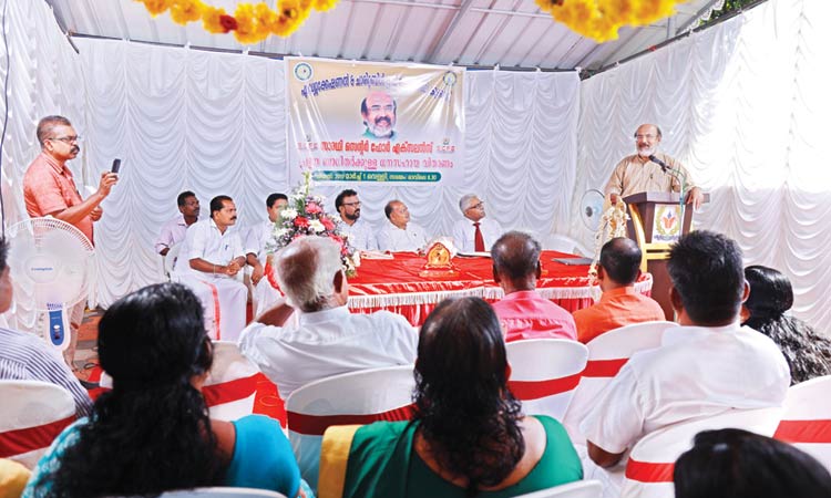 പ്ര​ള​യ ബാ​ധി​ത​ർ​ക്ക് കൈ​ത്താ​ങ്ങു​മാ​യി സാ​ര​ഥി കു​വൈ​ത്ത്​